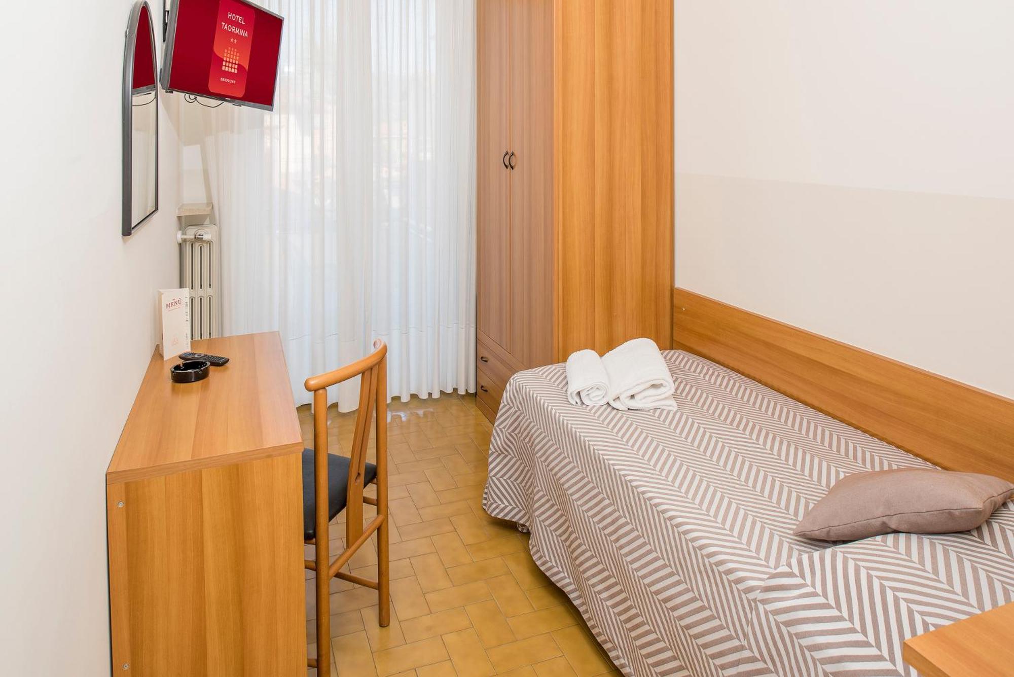 Hotel Taormina Bardolino Phòng bức ảnh