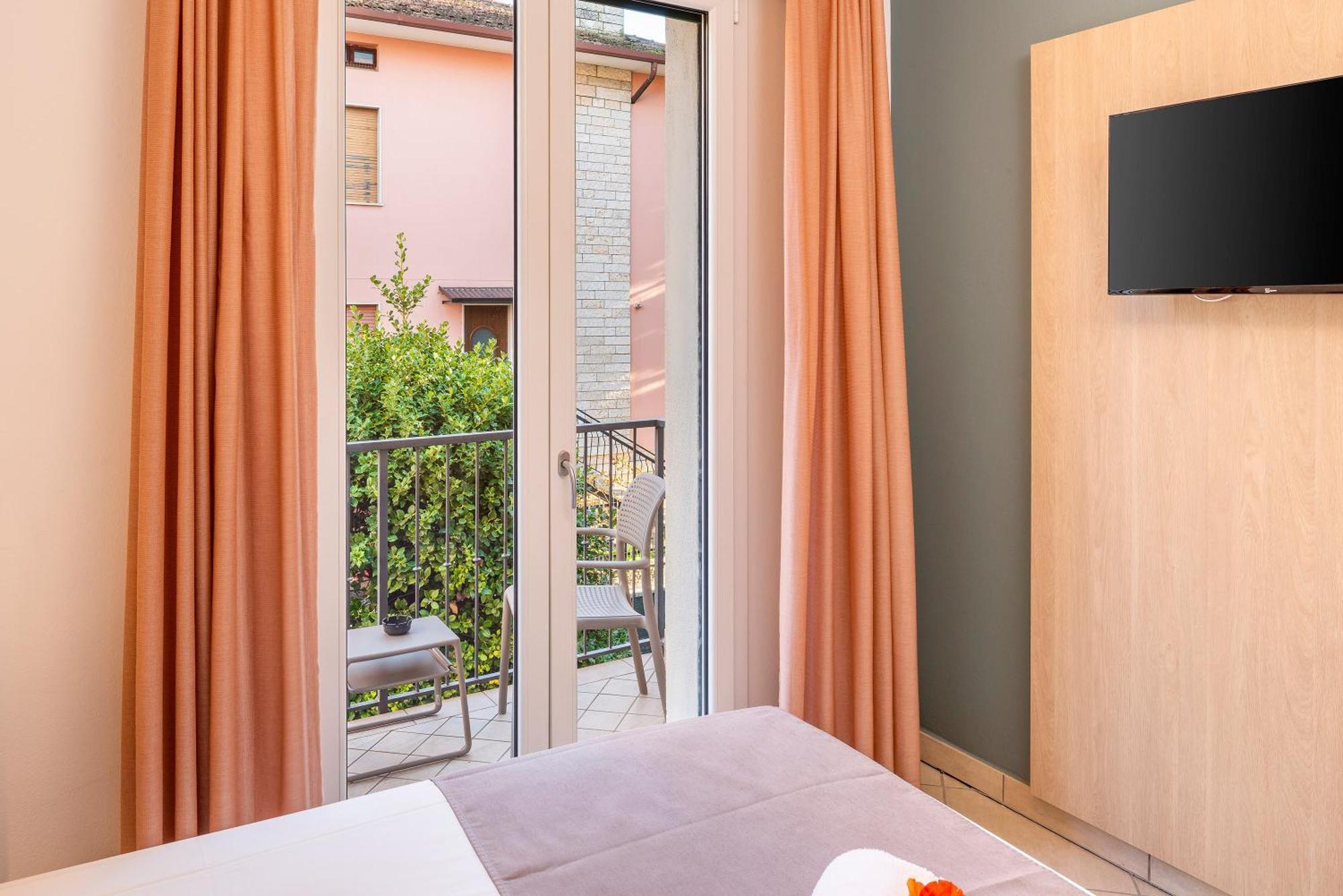 Hotel Taormina Bardolino Ngoại thất bức ảnh
